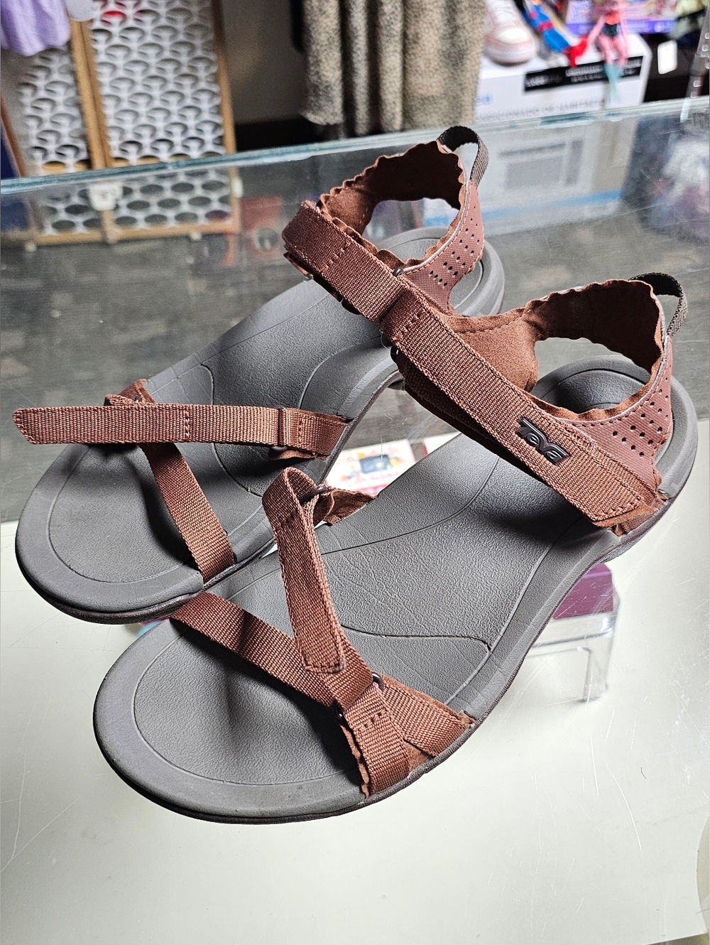 Teva verra sandal for water or walking brown women size 8.